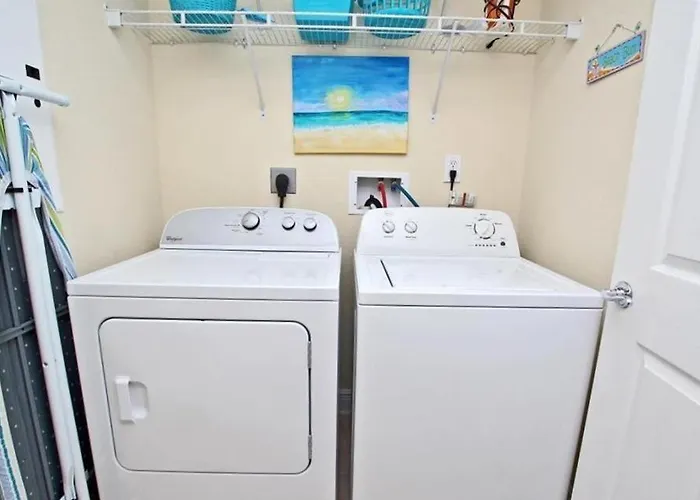 Crystal Tower~beach Combers Holiday home